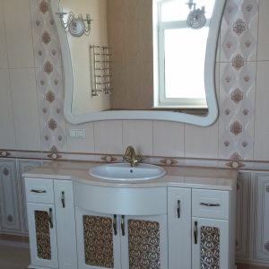 Білий класичний комплект меблів для ванної
