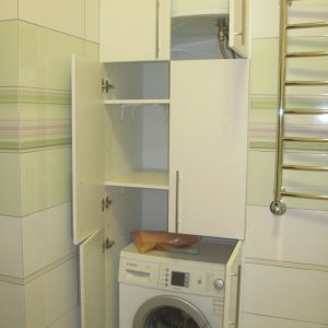 Шафа в нішу (комбінація білого та дерева)