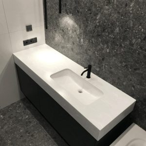 Підвісна тумба у ванну кімнату (білий мат / відкриті полиці дуб)